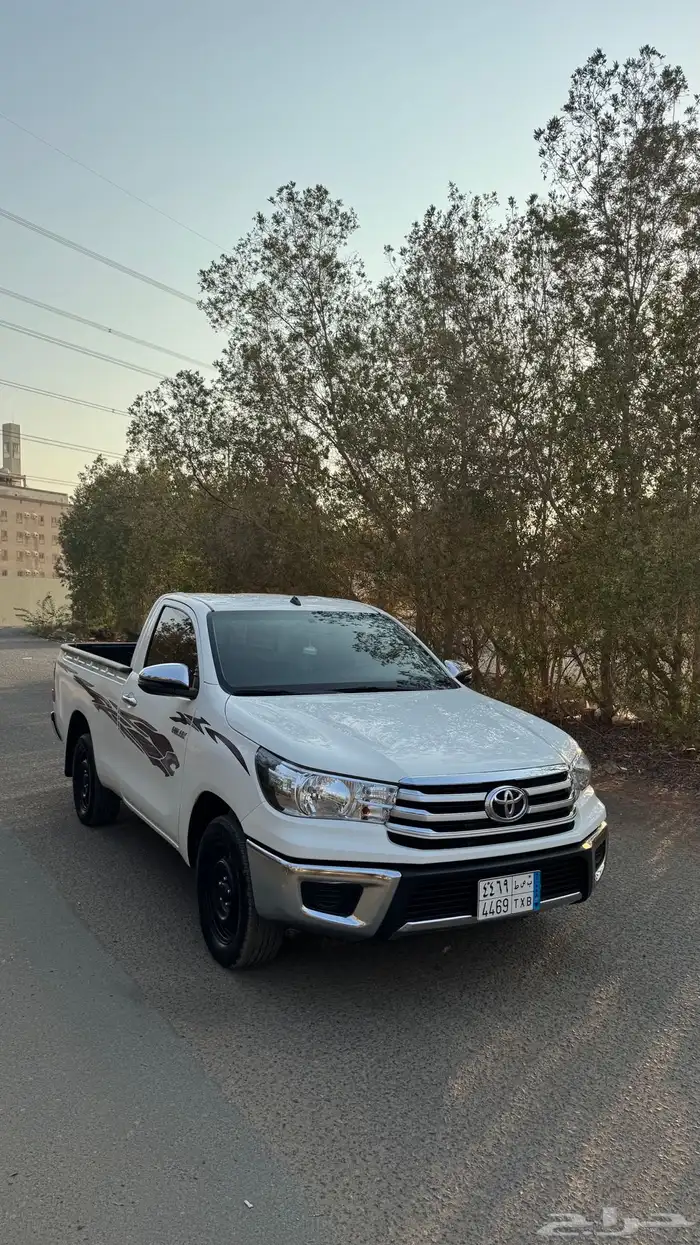 هايلوكس 2023 بنزين بدي وكاله ممشى قليل 1