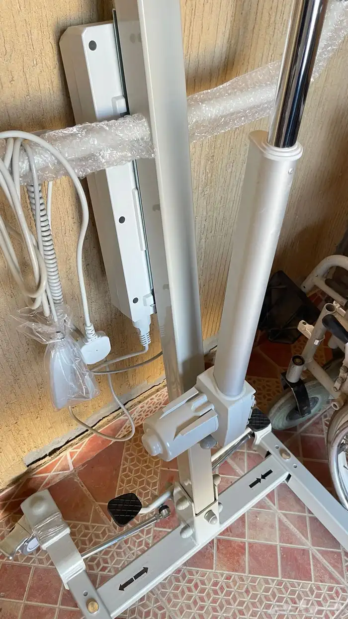 للبيع عربة متحركة لكبار السن 1