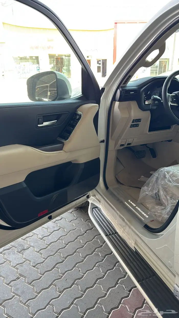 تويوتا لاندكروزر GXR4 بنزين 2025 6