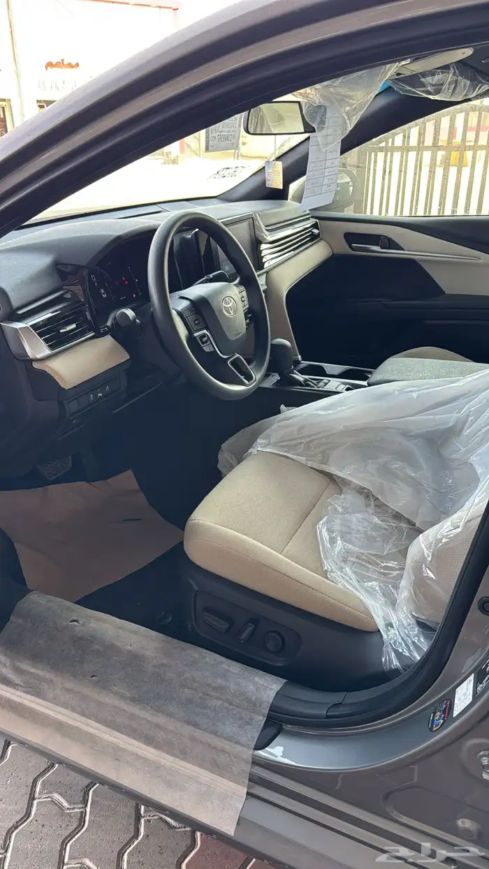 تويوتا كامري E ستاندر بنزين 2025 7