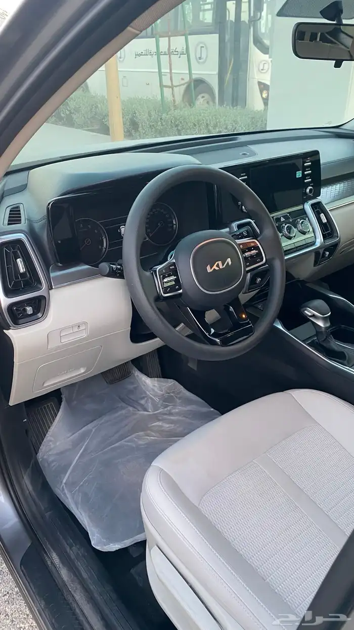 كيا سورينتو 2023 ستاندر مطور للبيع (نظيفه وممشى قليل) 8