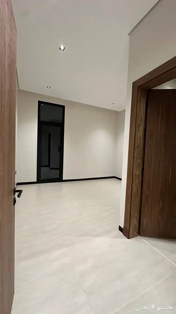 للبيع فيلا حي اليرموك 24