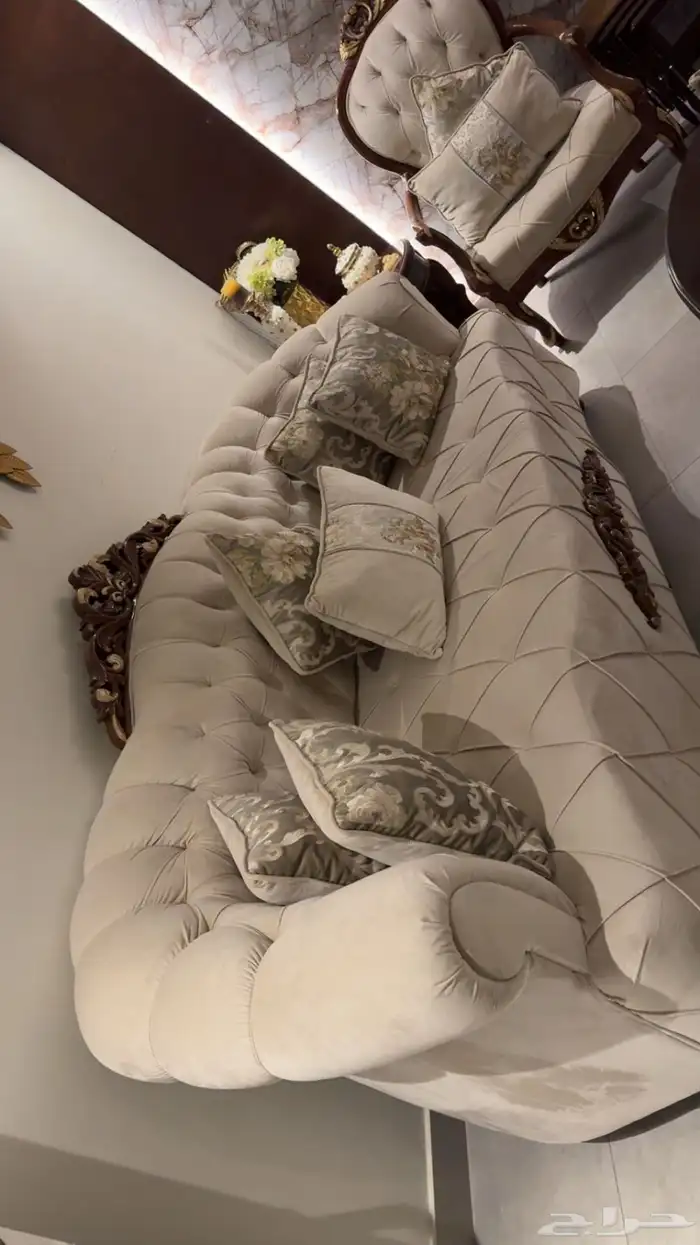 طقم كنب نظيف جدا 8 أشخاص طقم طاولات 3000ريال 1