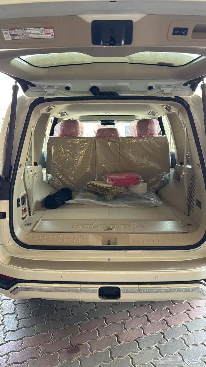 تويوتا لاندكروزر GXR4 بنزين 2025 14