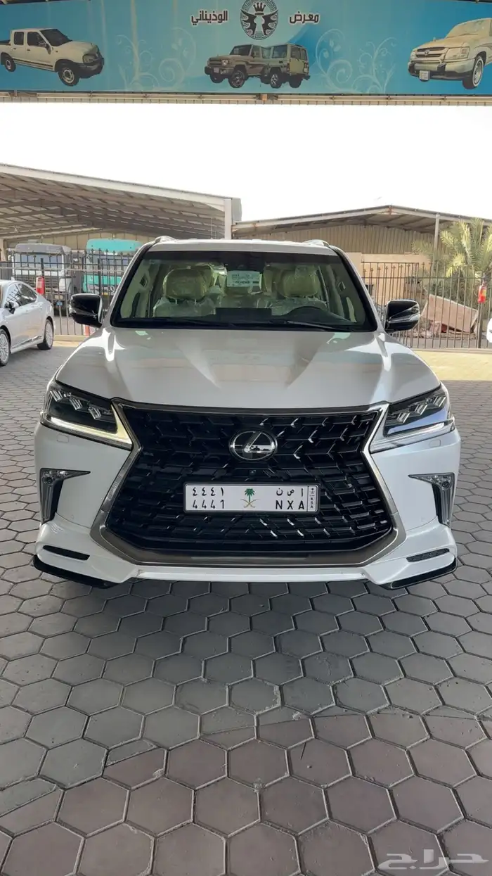 لكزس 2021 سعودي فل كامل ب 382.000 0
