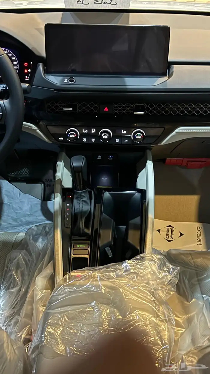 هوندا اكورد فل كامل ابيض 2025 8