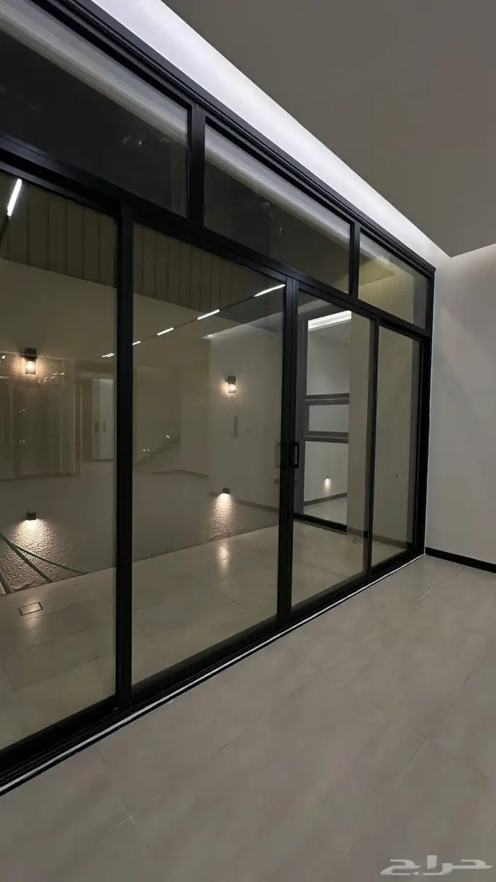 للبيع فيلا حي اليرموك 14