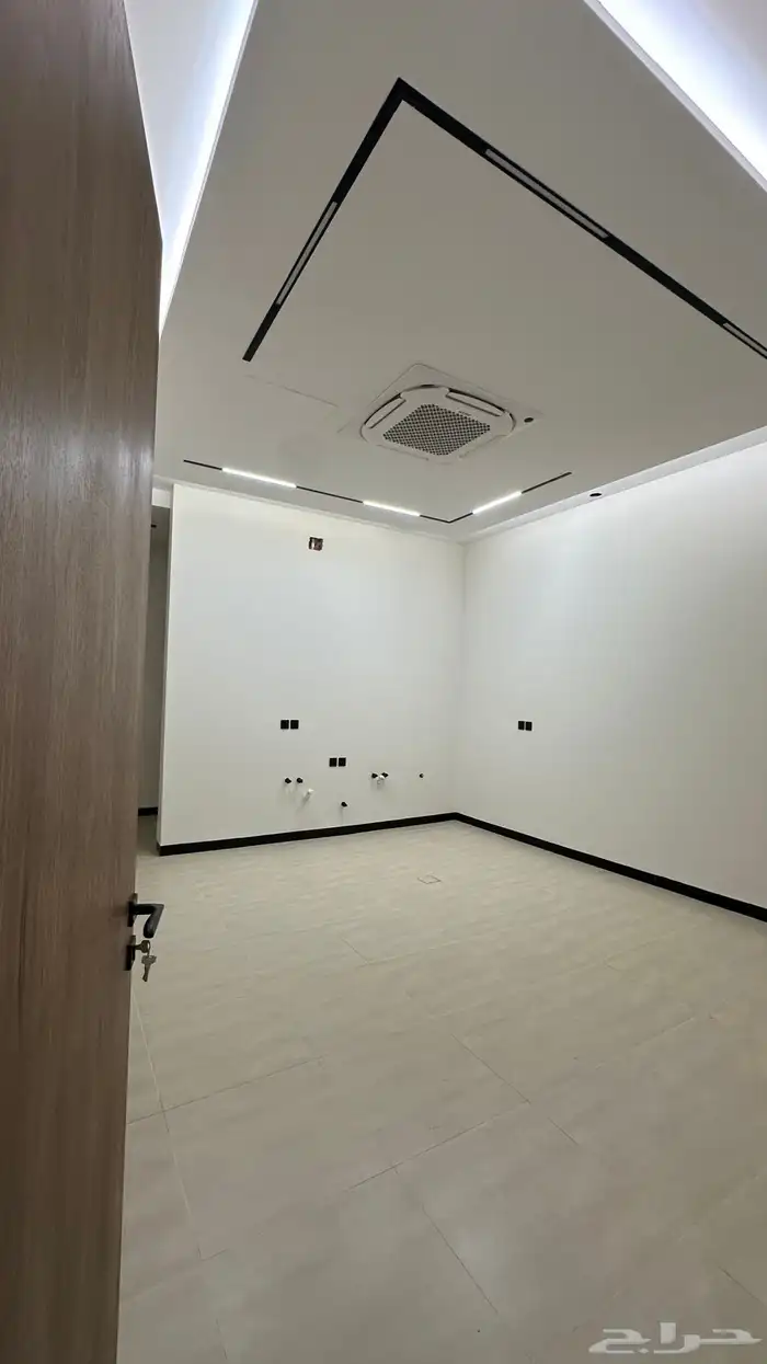 للبيع فيلا حي اليرموك 10