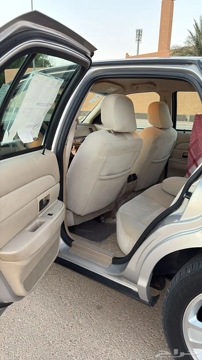 فورد فكتوريا 10