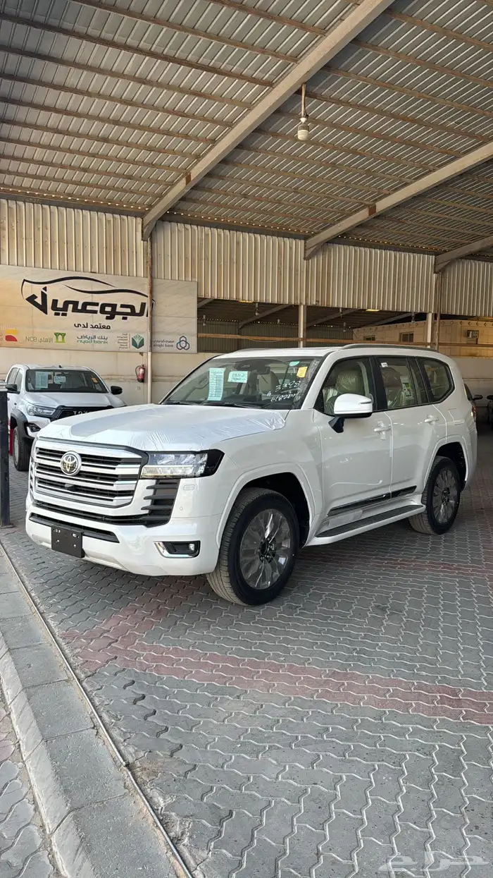 تويوتا لاندكروزر GXR4 بنزين 2025 0