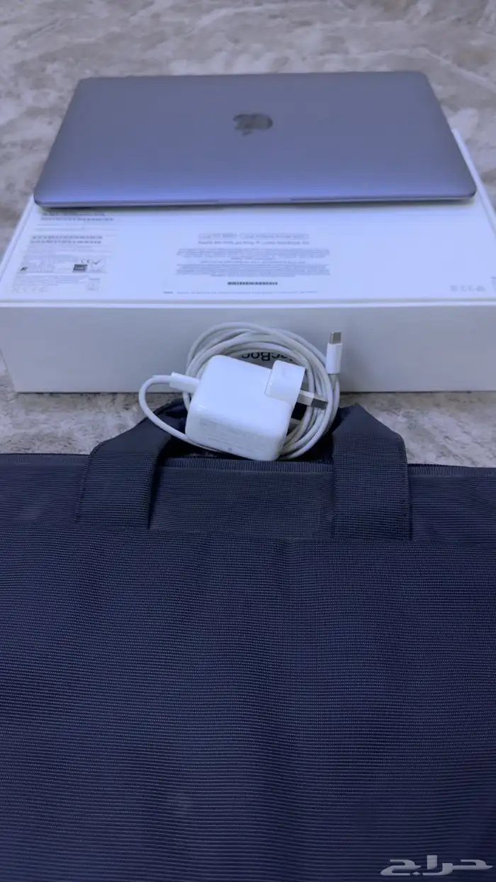 لابتوب أبل ماك اير 2020 M1 مع ملحقاته 2