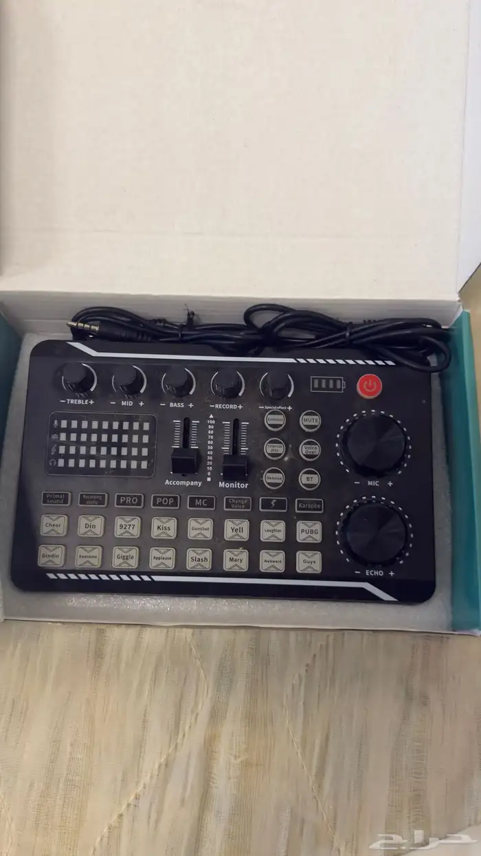 مكسر صوت فيه جميع الاصوات ويشبك على اي جهاز ايضا  الجوال 1