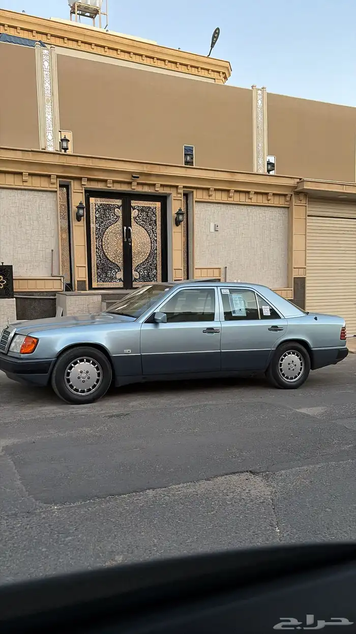 للبيع مرسيدس 1992 E300 نظيف ومشروط 7