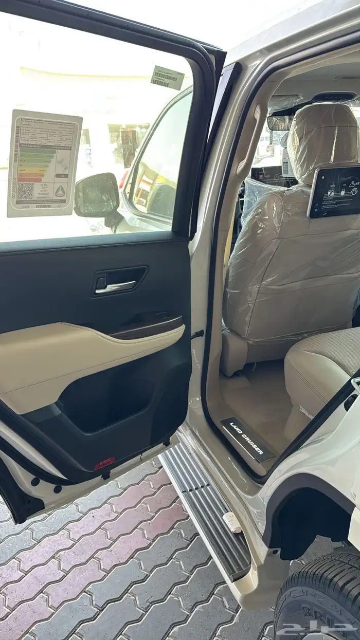 تويوتا لاندكروزر GXR4 بنزين 2025 9