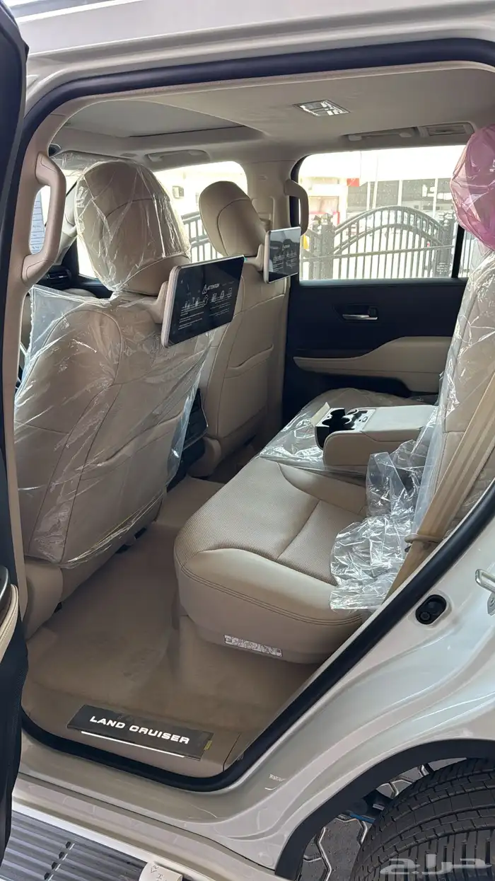 تويوتا لاندكروزر GXR4 بنزين 2025 10