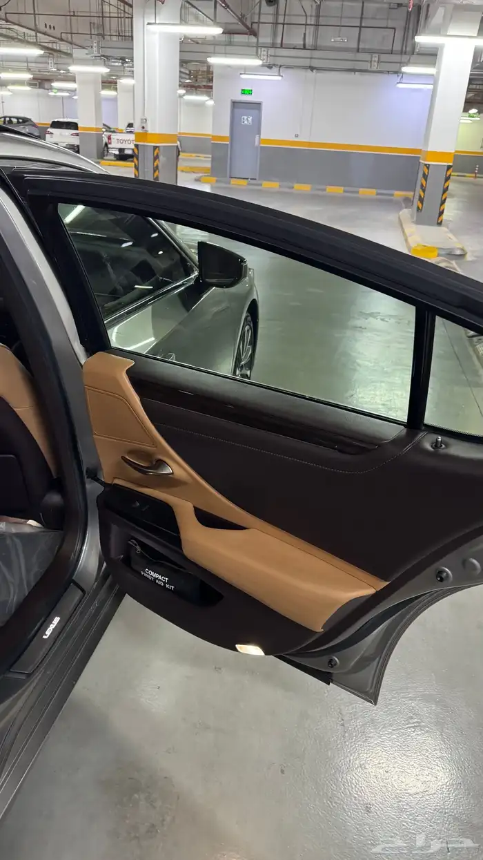 لكزس es350 موديل 2020 فئه cc قمه في النظافه 16