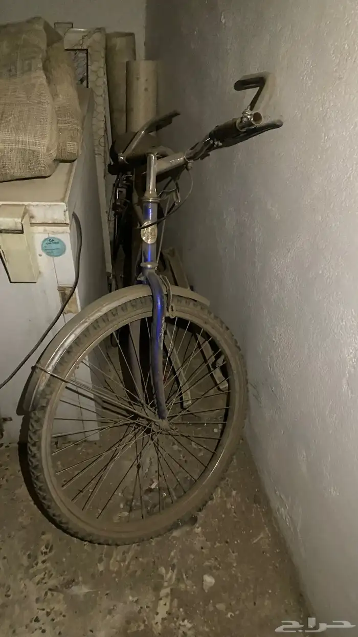 فريزر و طاوله وسيكل وشاشة 0