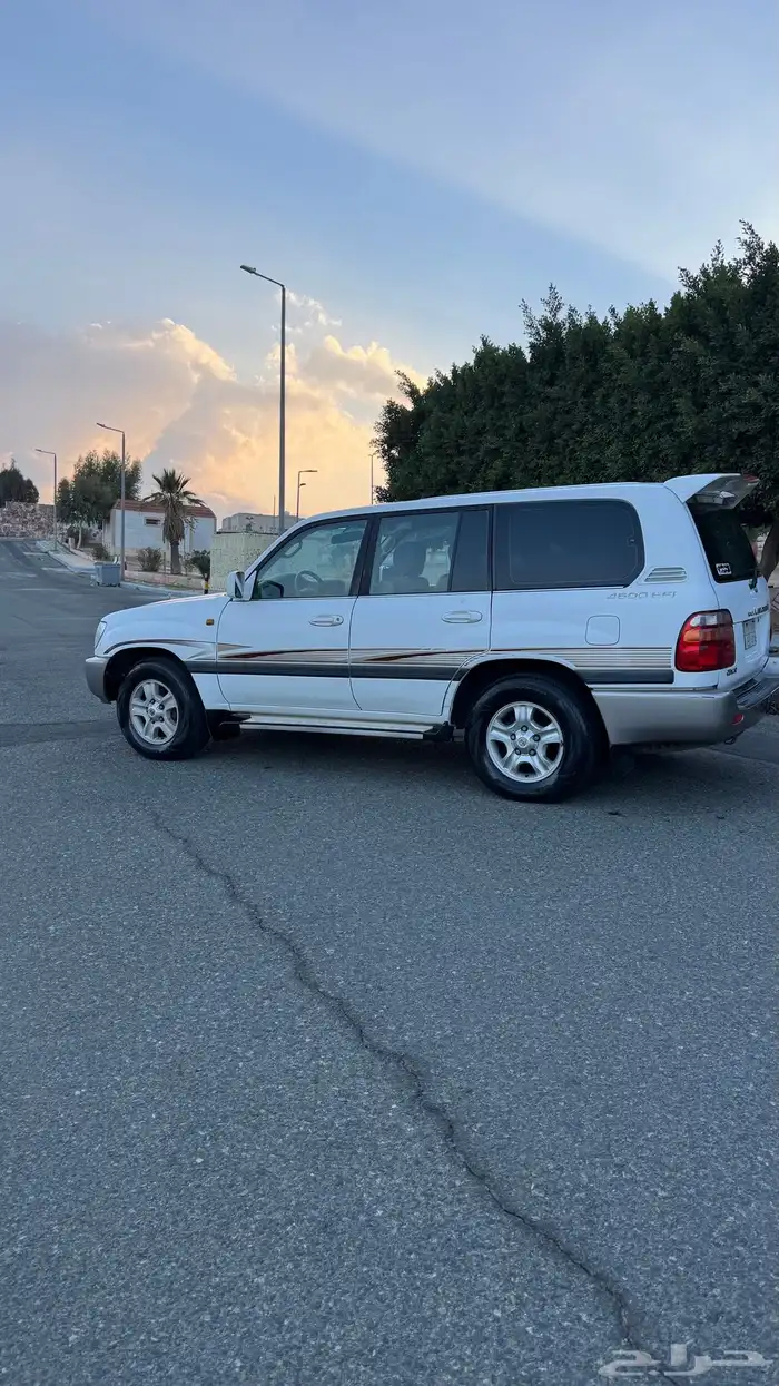 جيب تويوتا 2001. 0