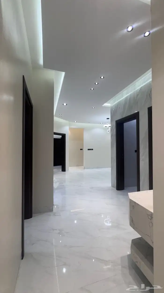 للبيع شقه 6 غرف مع سطح من 500 الف طريق ابها الخميس 20