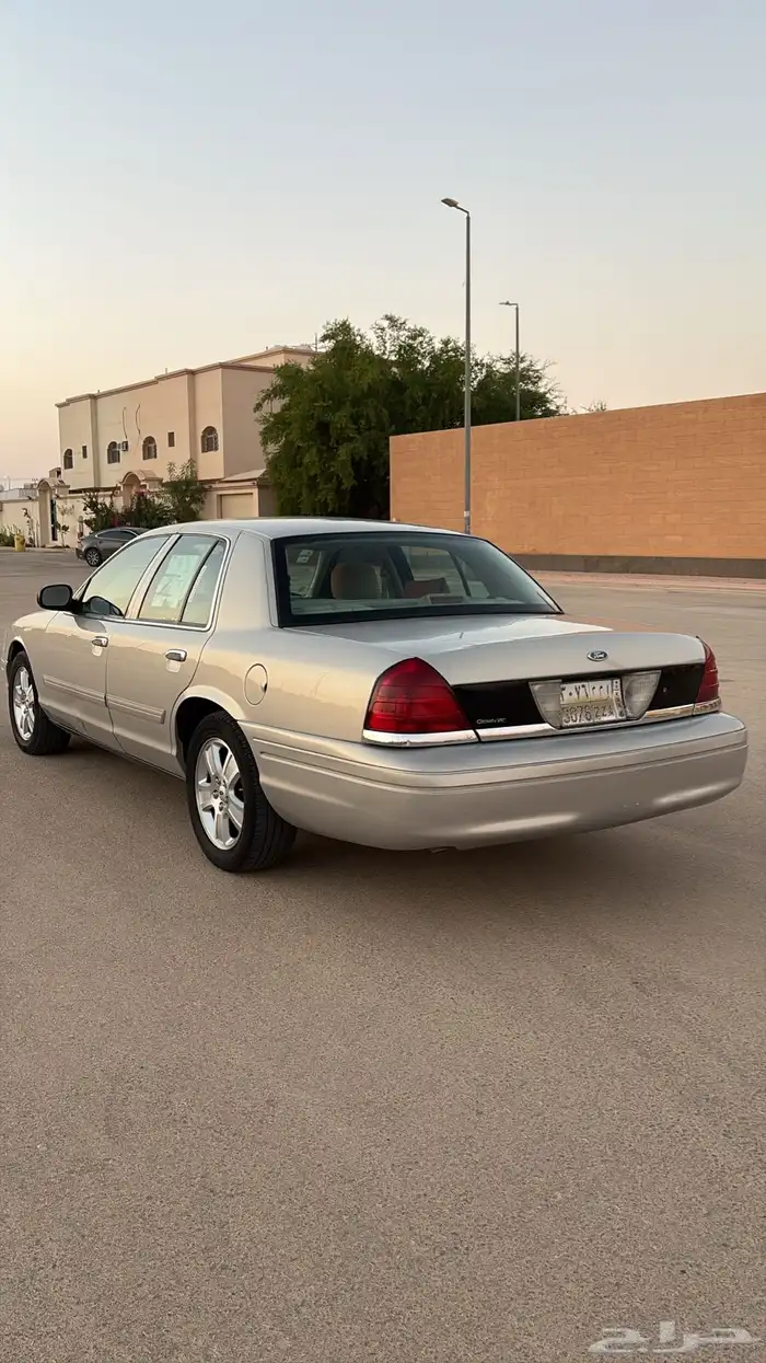 فورد فكتوريا 4