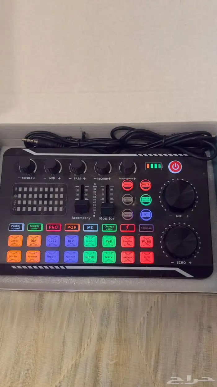 مكسر صوت فيه جميع الاصوات ويشبك على اي جهاز ايضا  الجوال 0