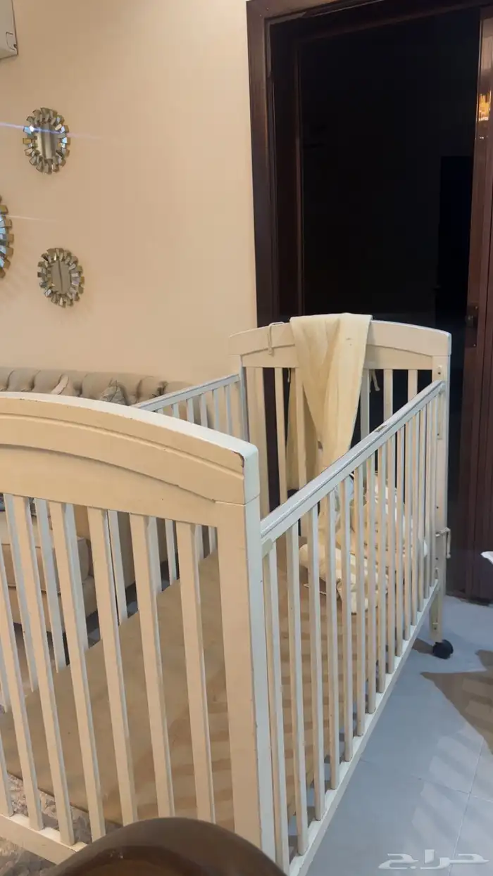 سرير اطفال 1