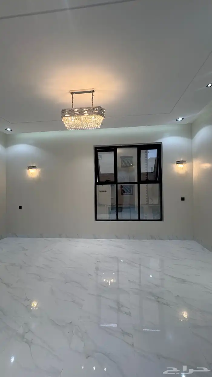 للبيع شقه 6 غرف مع سطح من 500 الف طريق ابها الخميس 6