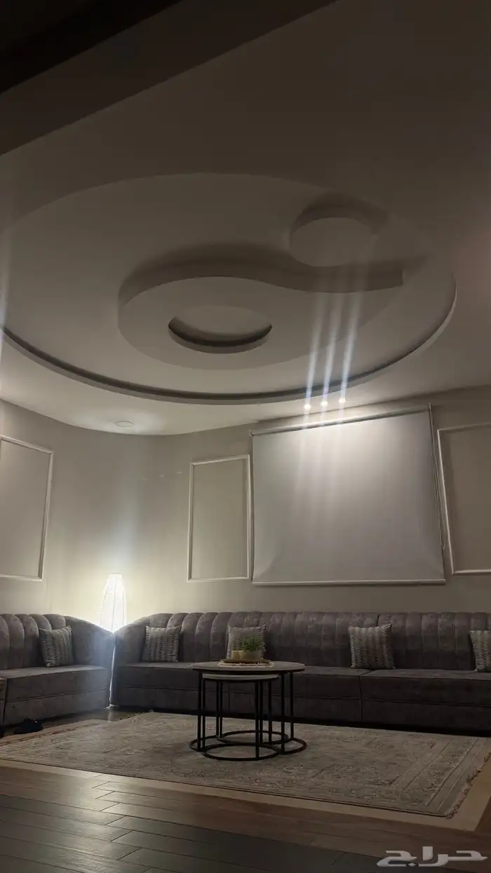 كنب جديد الاستخدام قليل مره وشبه الجديد اربع قطع مع زويه 4