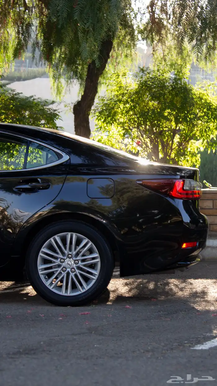 لكزس es 350 موديل 2018 في قمة النظافة ماشاءالله نادره 4