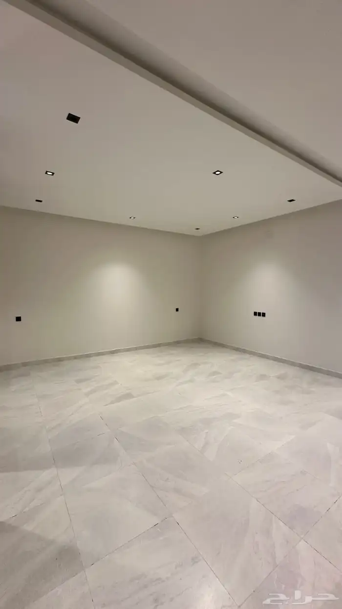 للبيع شقق ارضيه وروفات علويه خميس مشيط حي الوسام 33