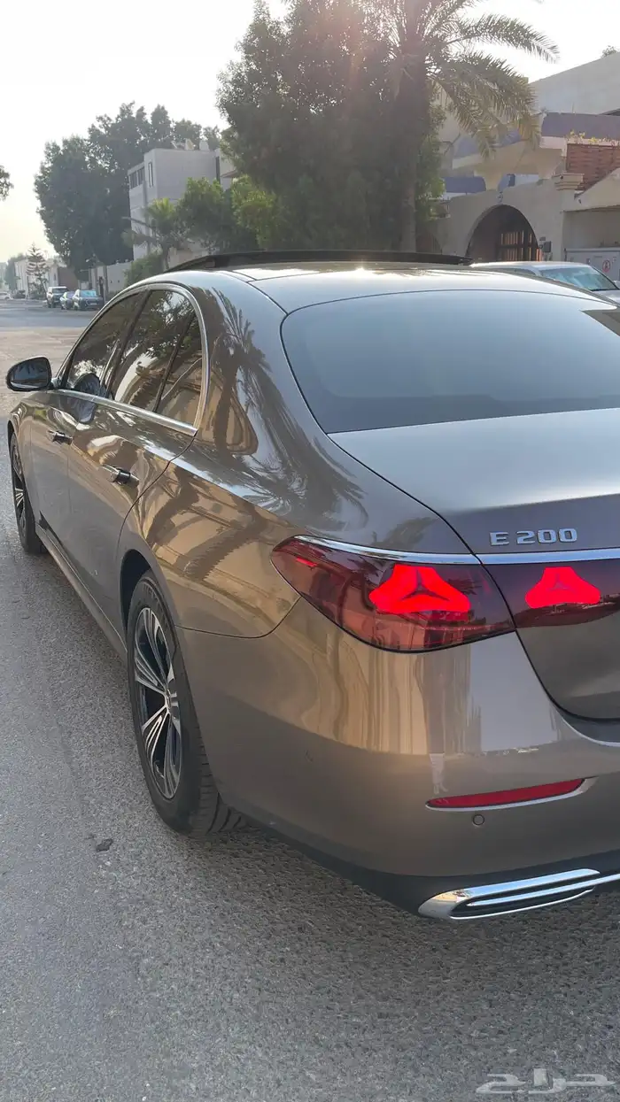مرسيدس E200 5