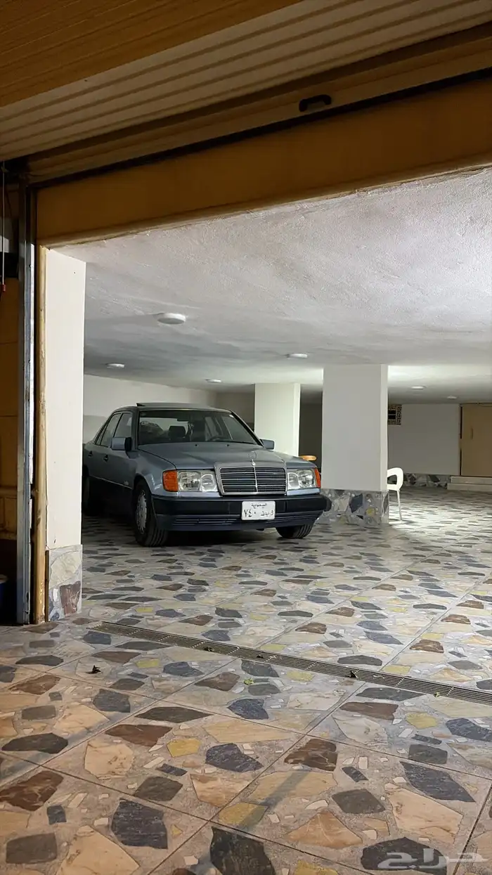 للبيع مرسيدس 1992 E300 نظيف ومشروط 8