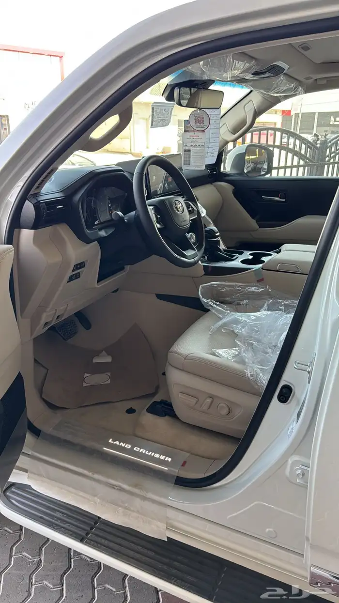 تويوتا لاندكروزر GXR4 بنزين 2025 7