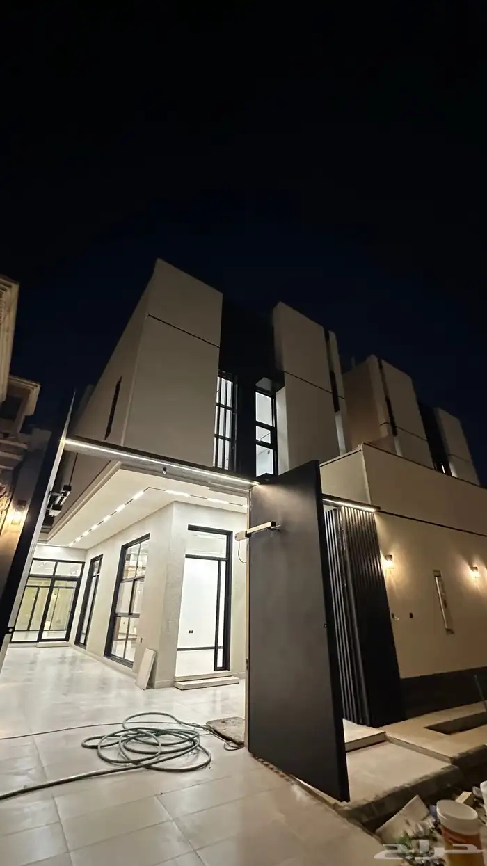 للبيع فيلا حي اليرموك 26