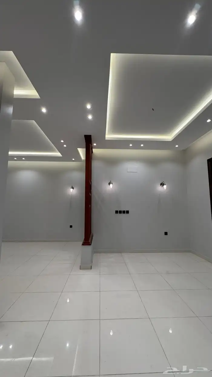 للبيع فيلا مستقله دورين وملحق موقع متميز حى دره الموسى 12