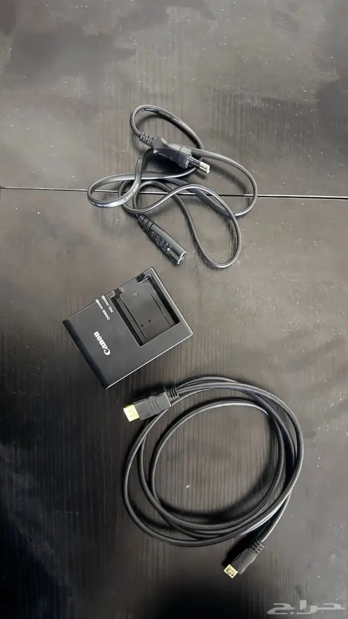 للبيع كامراء كانون1100D 7