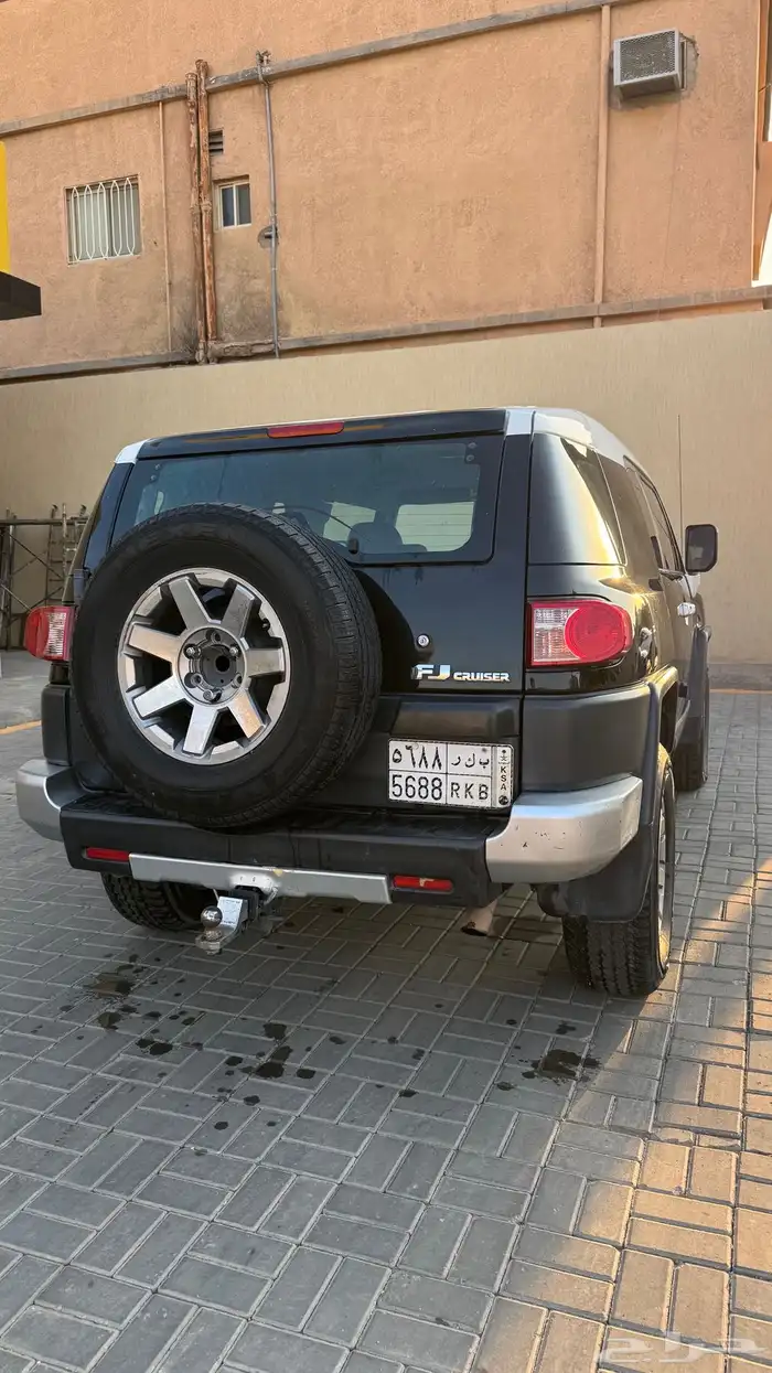 للبيع FJ موديل 2011 قير عادي 2