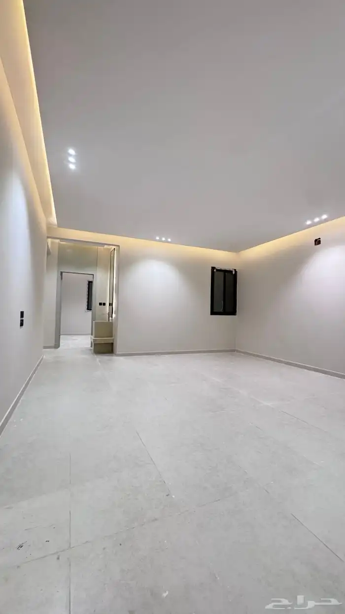 ادورا مستقله للبيع حي طويق 10