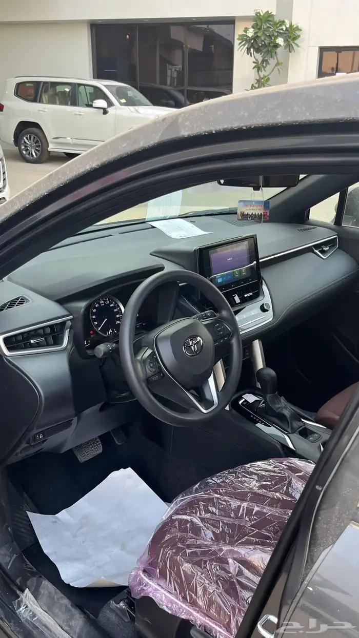 كرولا كروس هايبرد LE 2025 8