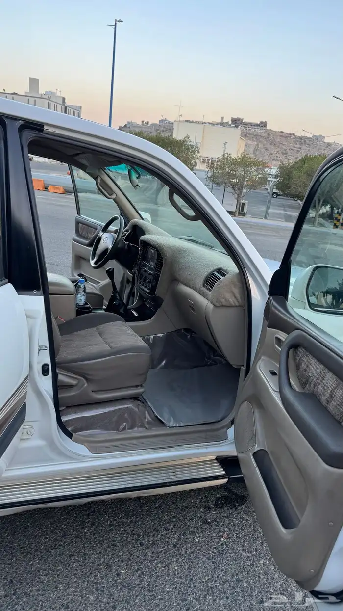 جيب تويوتا 2001. 13