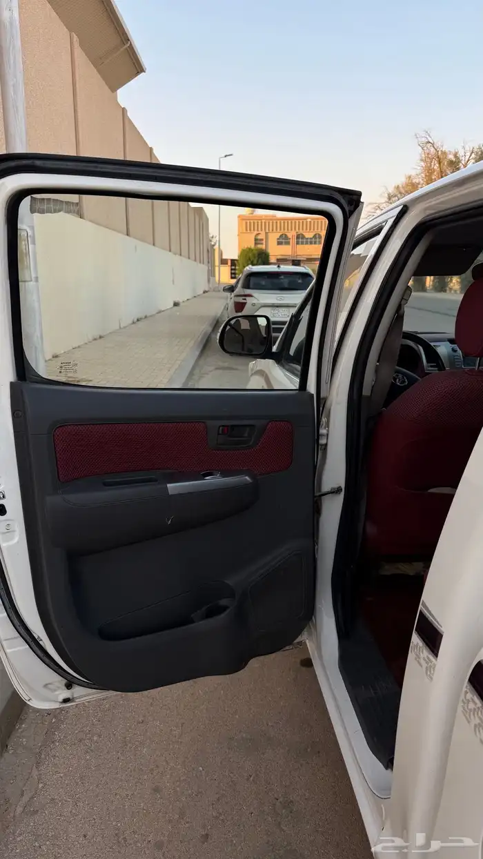 للبيع هايلوكس غمارتين 2014 خليجي 13