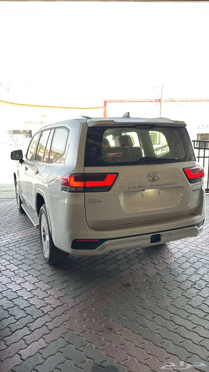 تويوتا لاندكروزر GXR4 بنزين 2025 3