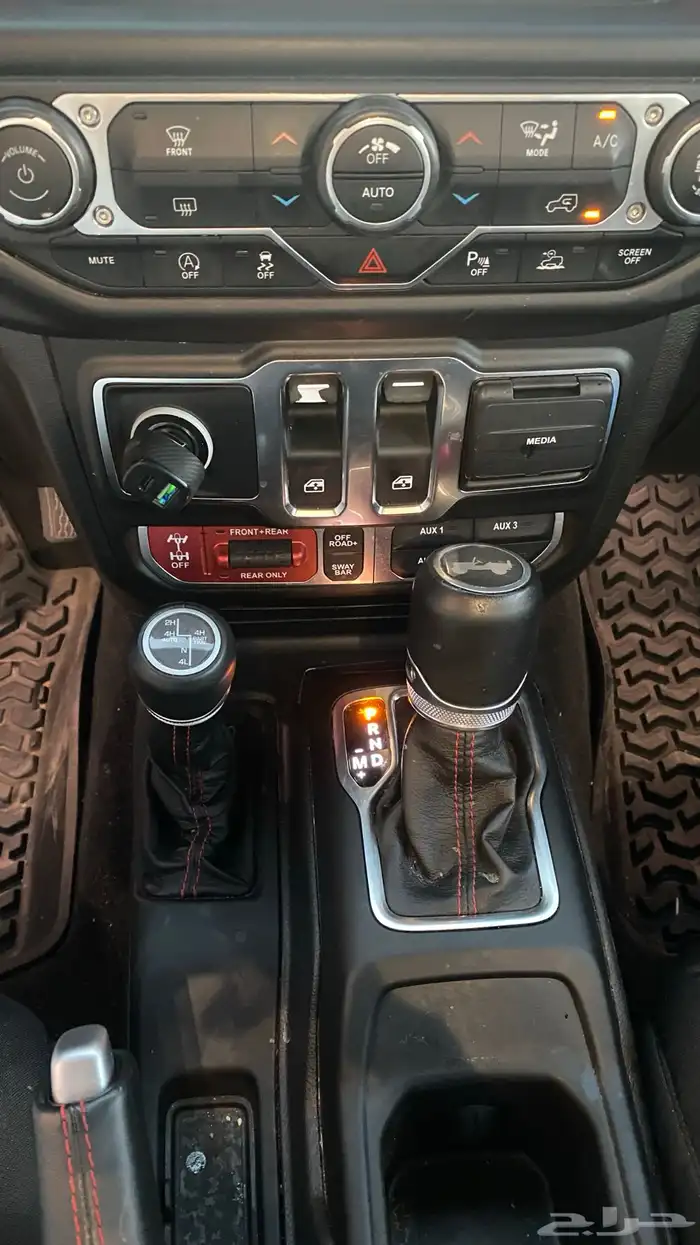 جيب رانجلر 2021روبيكون فل كامل نظيف للبيع 14