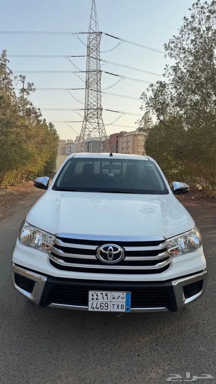 هايلوكس 2023 بنزين بدي وكاله ممشى قليل 4