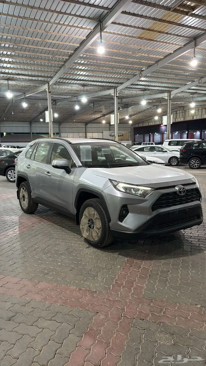 تويوتا راف فور XLE بنزين 2025 1