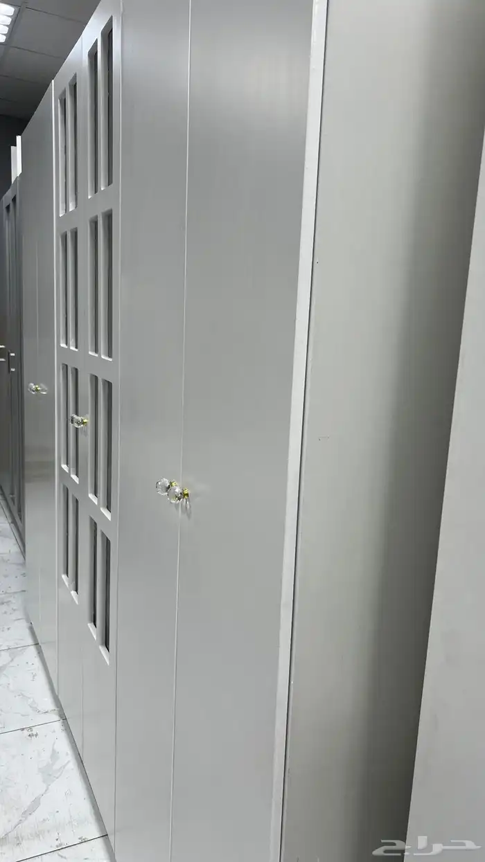 دولاب مستعمل نظيف ابيض 6 درف وطني مع التركيب 2