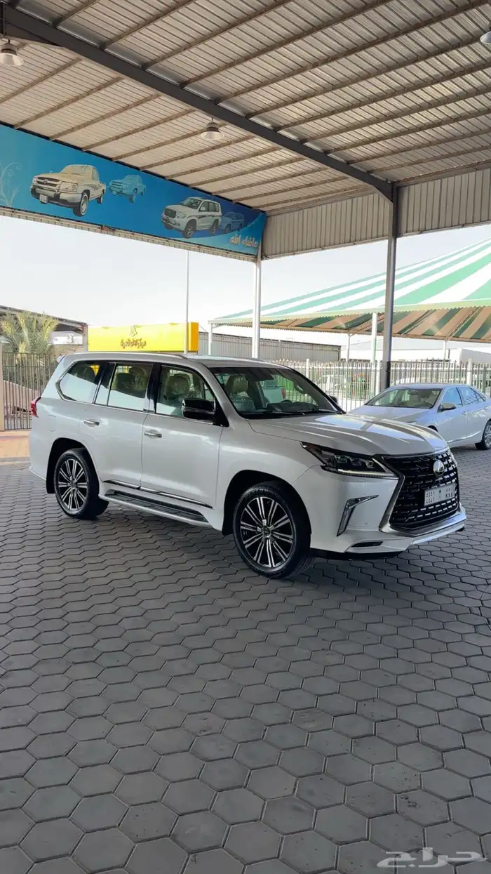 لكزس 2021 سعودي فل كامل ب 382.000 2