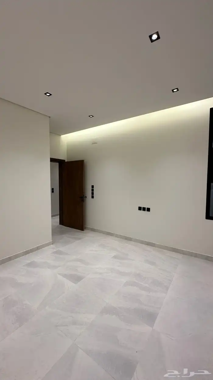 للبيع شقق ارضيه وروفات علويه خميس مشيط حي الوسام 29