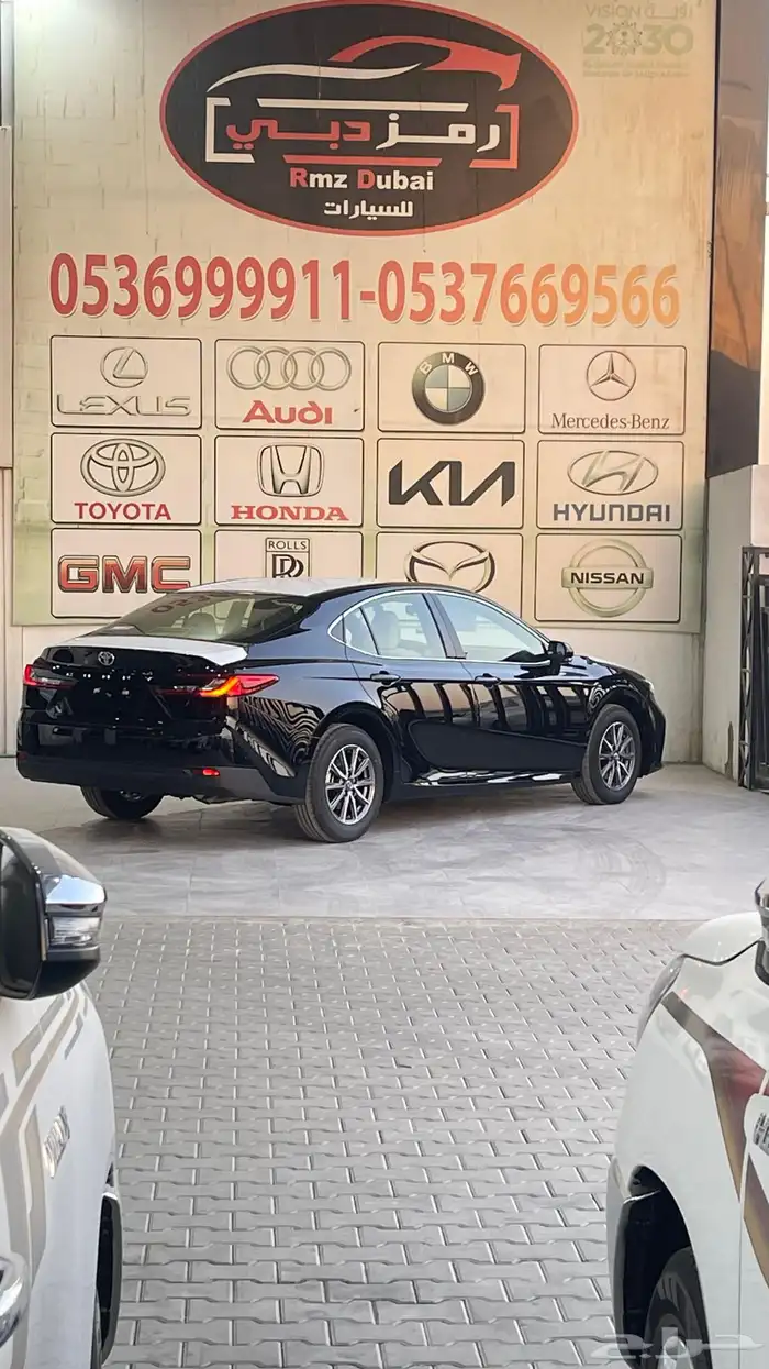 تويوتا كامري E 2025 1