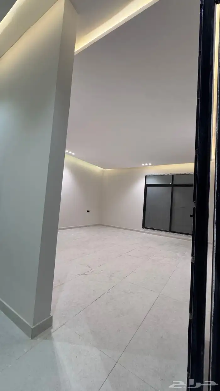 ادورا مستقله للبيع حي طويق 5